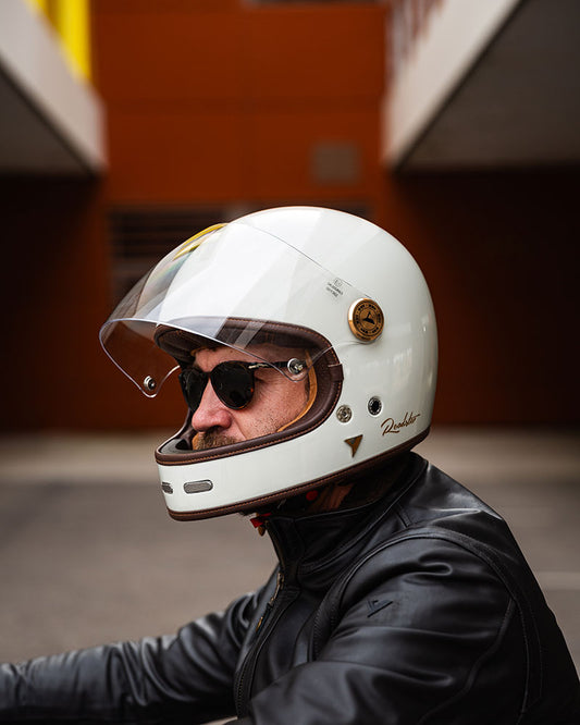 Casco BY CITY Roadster II Crema R.22.06