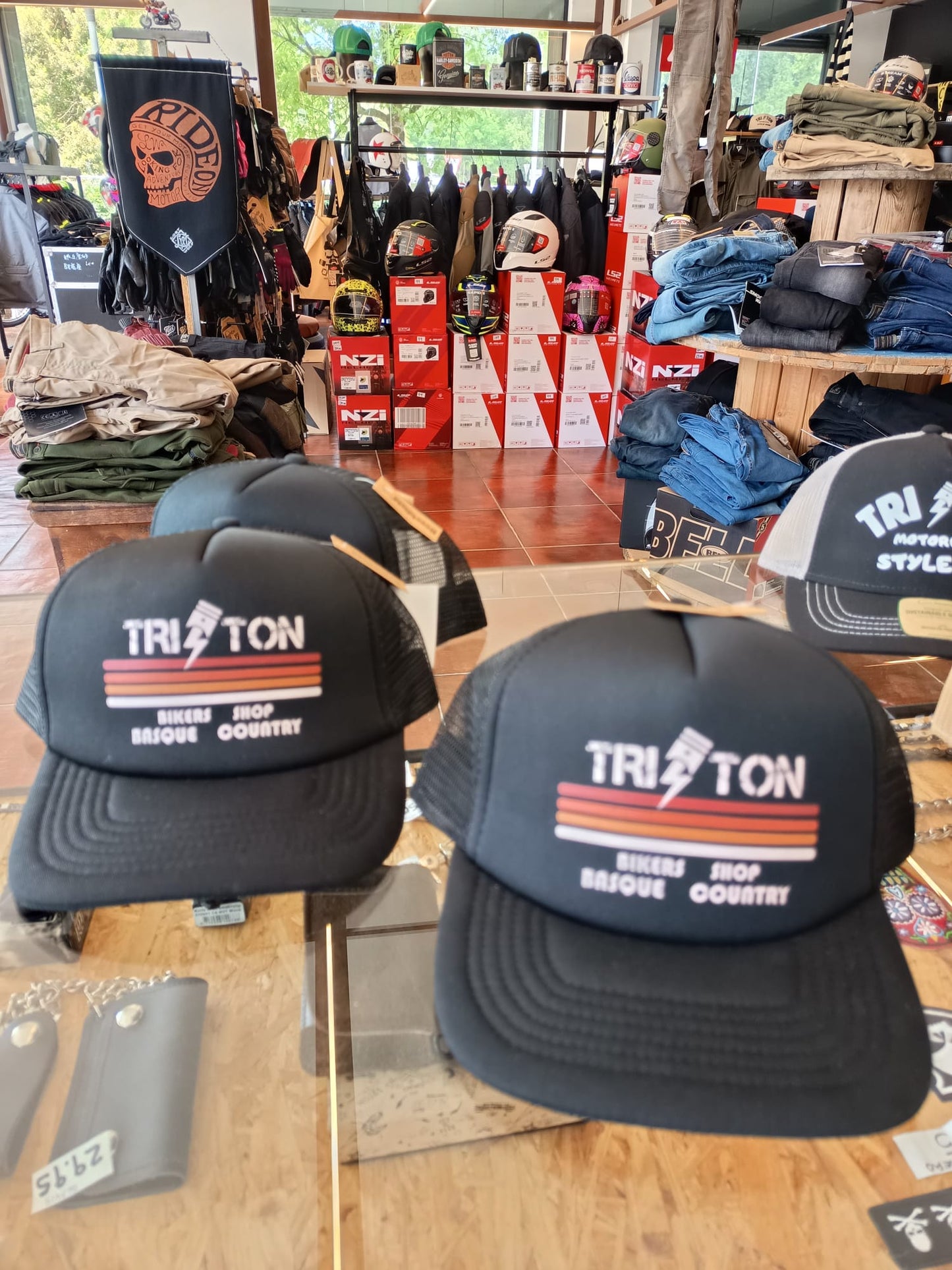Gorra TRITON Bikers shop negra