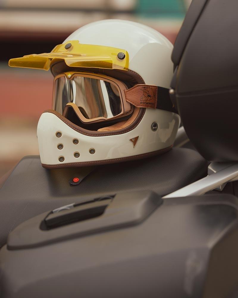 Casco BY CITY The Rock Bone